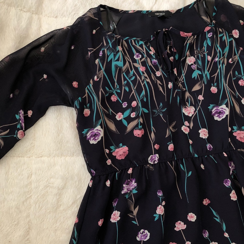 ‼️$10 closet sale ‼️ Navy Blue floral dress